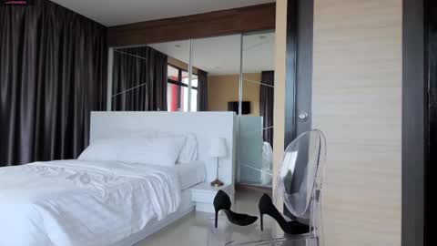 Marie online show from February 2025 09:36:02 AM