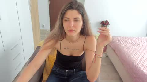 Snapshot of marie_marie03 chatting on June 2026 05:41:01 AM Marie online show from June 2026 05:41:01 AM
