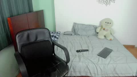 700 pm Washington time online show from January 2025 03:32:02 AM