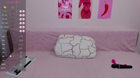 Snapshot of marie_reyess chatting on June 2026 06:42:02 AM Marie 3 online show from June 2026 06:42:02 AM