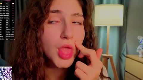 Maria online show from November 2025 09:00:02 PM