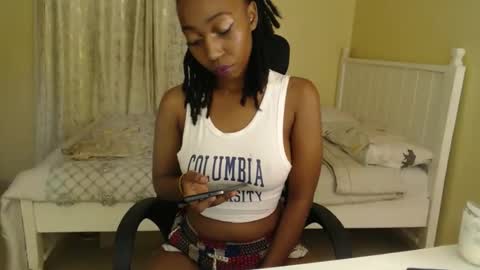 mariejuana online show from December 2025 07:54:01 PM