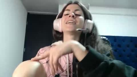 Mariie online show from February 2025 02:28:01 AM