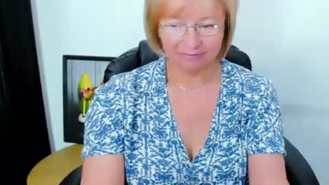 Snapshot of mariemature chatting on June 2026 05:17:01 AM MarieMature online show from June 2026 05:17:01 AM
