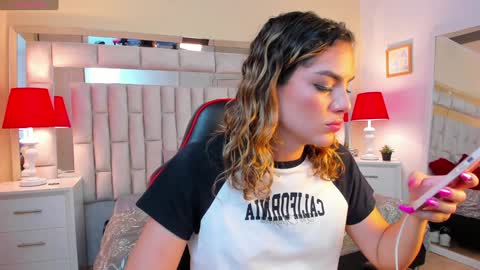 mariiahneedles online show from February 2025 10:24:01 PM