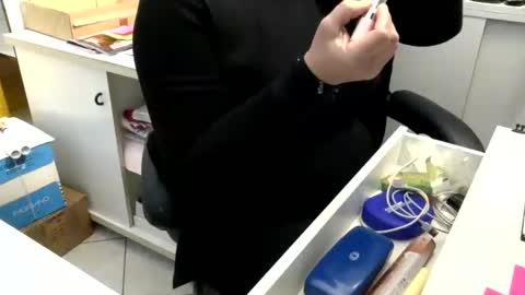 Snapshot of marikapikkola chatting on February 2025 02:02:01 PM Mary... online show from February 2025 02:02:01 PM