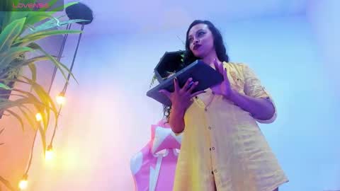 MARIYLN BLAKE  online show from December 2025 01:00:01 AM