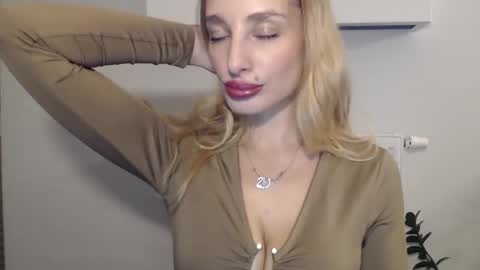 Snapshot of marilyndevilish chatting on January 2025 09:15:02 PM MarilynDevilish online show from January 2025 09:15:02 PM