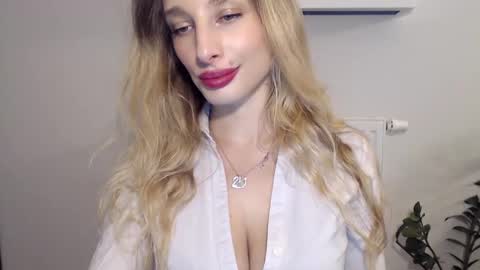 Snapshot of marilyndevilish chatting on January 2025 06:41:02 PM MarilynDevilish online show from January 2025 06:41:02 PM