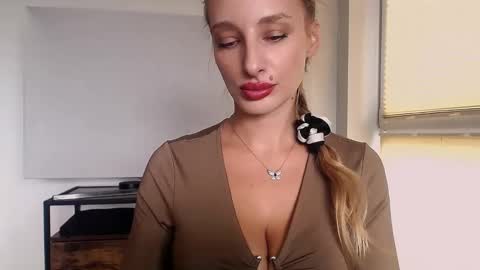 Snapshot of marilyndevilish chatting on September 2025 07:32:02 AM MarilynDevilish online show from September 2025 07:32:02 AM
