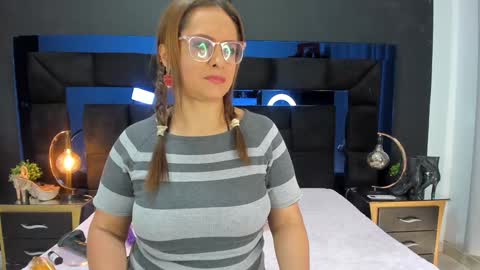 Marilyn Vega online show from January 2025 08:21:02 PM