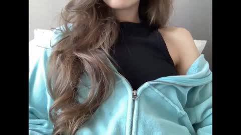Snapshot of marinalovenow chatting on February 2025 12:03:02 PM Marina online show from February 2025 12:03:02 PM
