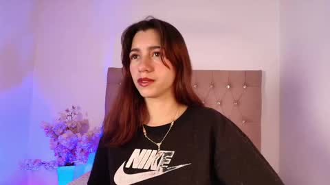 Snapshot of marinette_lux chatting on October 2025 12:35:01 PM marinette online show from October 2025 12:35:01 PM
