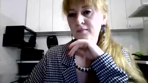 mariza_love359092 online show from March 2026 08:42:01 PM