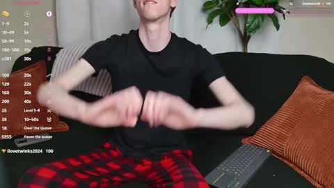 Snapshot of mark327645 chatting on October 2025 01:57:01 AM Mark online show from October 2025 01:57:01 AM