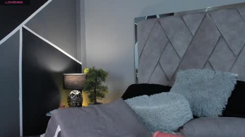 Snapshot of mark_broown_ chatting on December 2024 01:02:02 AM mark_broown_ online show from December 2024 01:02:02 AM