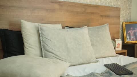 Mark online show from February 2025 11:15:02 PM