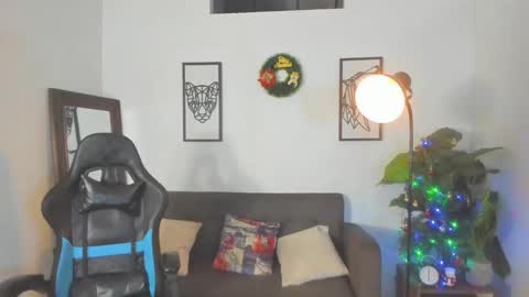 mark_x23 online show from December 2025 11:31:01 PM