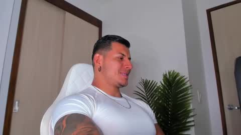 markus... Y online show from February 2025 12:59:02 AM