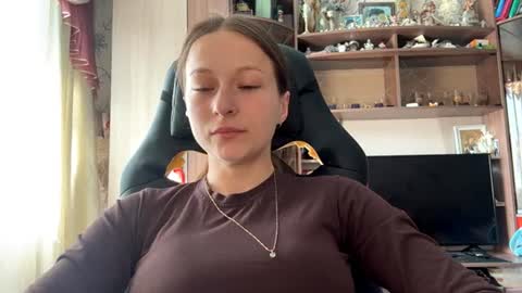 Snapshot of marlenahuit chatting on June 2026 05:28:02 AM Lena online show from June 2026 05:28:02 AM