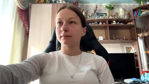 Snapshot of marlenahuit chatting on June 2026 05:32:02 AM Lena online show from June 2026 05:32:02 AM