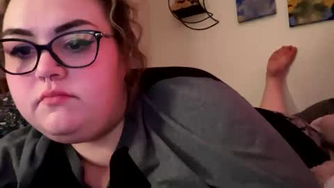 maroon_moon online show from February 2025 11:20:01 PM