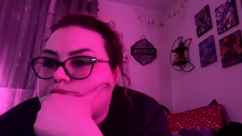 maroon_moon online show from March 2025 01:05:01 AM