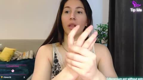 Snapshot of marrycolins chatting on February 2026 03:47:01 AM marrycolins online show from February 2026 03:47:01 AM