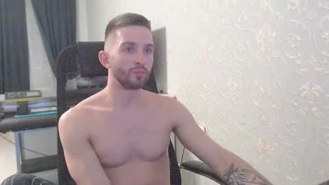 Snapshot of marselle_looker chatting on February 2025 04:03:01 PM Marselle online show from February 2025 04:03:01 PM