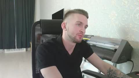 Snapshot of marselle_looker chatting on November 2025 01:55:01 PM Marselle online show from November 2025 01:55:01 PM