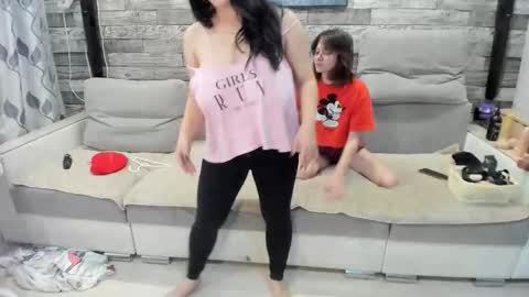 martaandserg online show from October 2025 03:09:01 AM