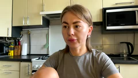 Snapshot of martaluna_ chatting on June 2026 08:30:02 AM Marta online show from June 2026 08:30:02 AM