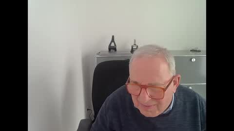 Snapshot of martin_1947 chatting on December 2024 01:17:02 PM martin_1947 online show from December 2024 01:17:02 PM