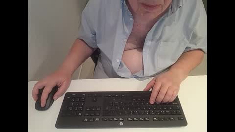 Snapshot of martin_1947 chatting on January 2025 08:30:02 PM martin_1947 online show from January 2025 08:30:02 PM