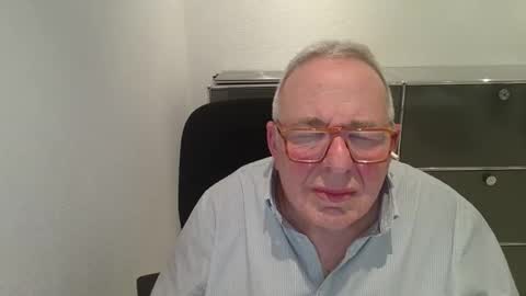 Snapshot of martin_1947 chatting on November 2025 10:53:02 PM martin_1947 online show from November 2025 10:53:02 PM
