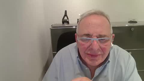 martin_1947 online show from April 2026 11:02:02 PM