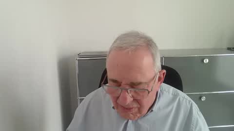 martin_1947 online show from April 2026 01:52:01 PM