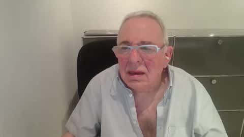 martin_1947 online show from April 2026 09:48:01 PM