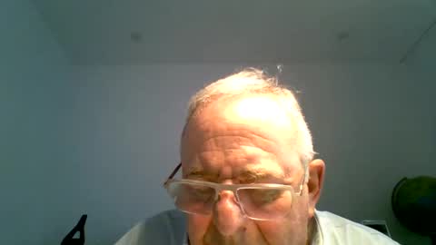 martin_1947 online show from May 2026 06:35:01 PM