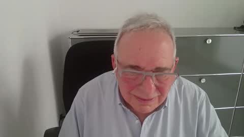 martin_1947 online show from May 2026 05:31:02 PM