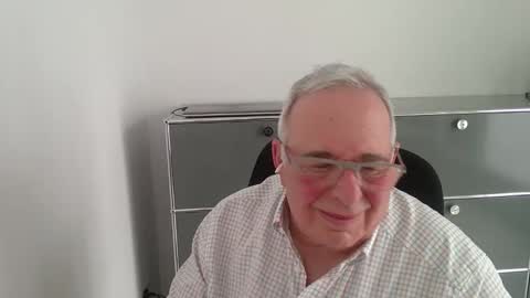 martin_1947 online show from June 2026 05:46:01 PM