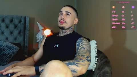 Snapshot of martin_colby05 chatting on November 2025 10:09:02 PM ONLYFANS Sotoandres modelo independiente online show from November 2025 10:09:02 PM