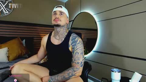 Snapshot of martin_colby05 chatting on December 2025 04:10:02 AM ONLYFANS Sotoandres modelo independiente online show from December 2025 04:10:02 AM