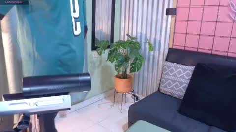 Snapshot of martin_killer chatting on May 2026 01:12:01 AM Martin online show from May 2026 01:12:01 AM
