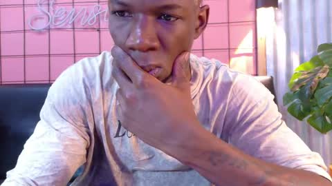 Snapshot of martin_killer chatting on May 2026 01:36:02 AM Martin online show from May 2026 01:36:02 AM