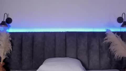 Laura online show from September 2025 08:32:02 PM