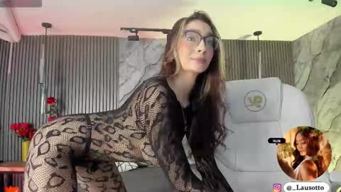 Snapshot of martina_mayers chatting on March 2026 06:37:01 PM Martina online show from March 2026 06:37:01 PM