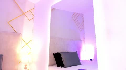 Martina  online show from April 2026 07:18:02 PM