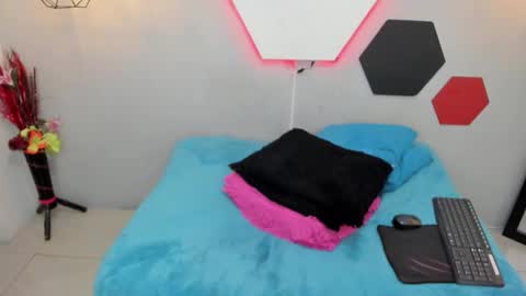 Martina online show from February 2025 10:49:02 AM