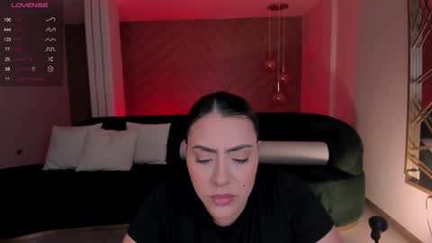 Snapshot of martinnabonnet chatting on December 2024 01:40:02 PM Martinna Bonnet online show from December 2024 01:40:02 PM